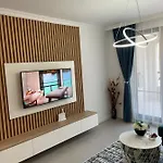 Luxury Private Near Life شقة سوزوبول