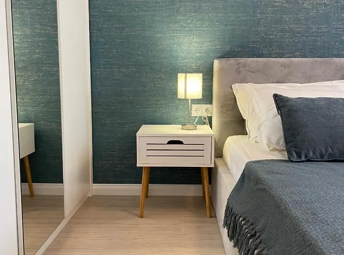 Luxury Private Near Life *