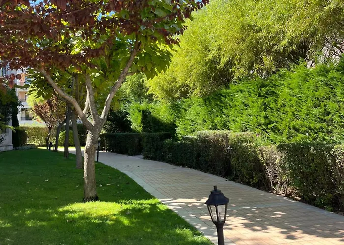 Luxury Private Near Life Apartament *